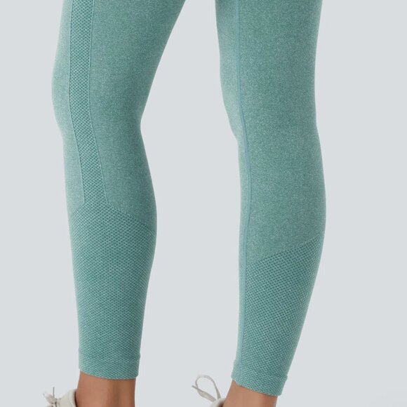 Halara Seamless High Waisted Tummy Control Butt Lift 7/8 Leggings L Large NEW - Picture 10 of 12